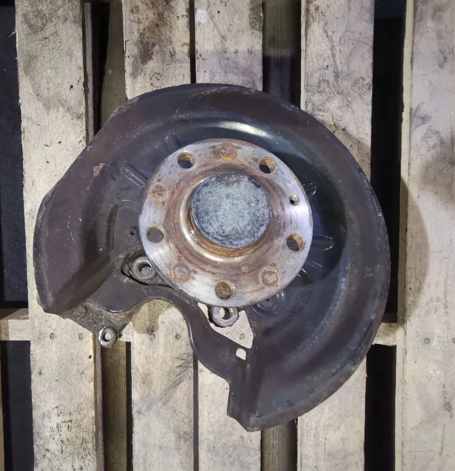 AUDI A3 8P VOLKSWAGEN VW GOLF MK5 OFFSIDE DRIVER RIGHT REAR HUB & BEARING ABS - Image 1 of 3