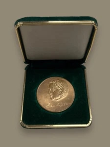 1988 Andrew Wyeth Commemorative Bronze Medal - Picture 1 of 4