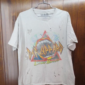 Def Leppard Love Bites Mouth Distressed Graphic Tee Medium-Large Tan - Picture 1 of 8