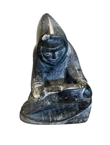 1970s Inuit Eskimo Stone Carved Hunter Sculpture Signed Illegibly ￼ - Picture 1 of 8