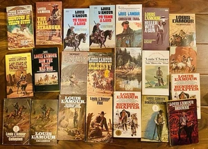 Vintage Louis L'Amour Paperback Book Lot of 22 Bantam 1960's - 1970's - Foto 1 di 13