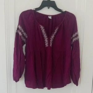 Women's Purple Top embroidered accent, vneck, medium - Picture 1 of 2