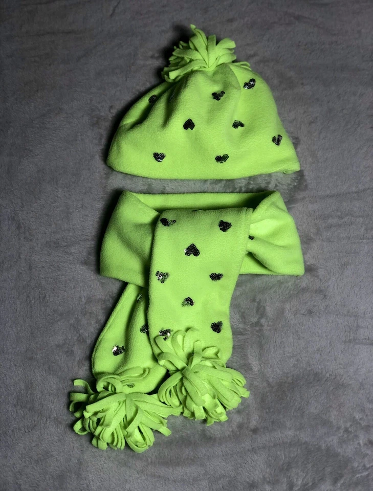 Conjunto de sombrero y bufanda de vellón profesional Gap para niñas verde S/M borla de invierno lentejuelas corazón brillante Foto 1 de 2