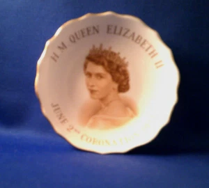 * QUEEN ELIZABETH II KRÖNUNG 1953 - TOSKANISCHES FEINKNOCHEN-PORZELLAN 4 ZOLL TELLER - Bild 1 von 3