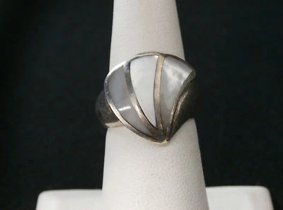 Anillo único vintage de plata esterlina con concha marina triple incrustación madreperla #121 Foto 1 de 4