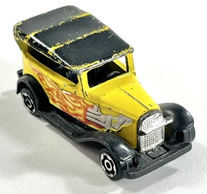 1978 Universal Ford Model A Yellow Hot Rod with Flames Vintage Die-Cast - Picture 1 of 9