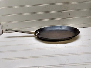 Calphalon Skillet 9" Commercial Anodized Aluminum Oval Crepe Cake Pan No Lid 190 - Picture 1 of 6