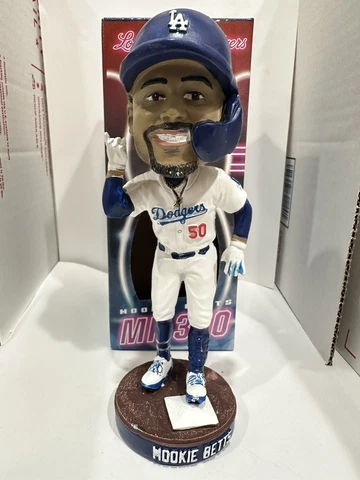 *DEFECT ON HAND/LEG/ARM* Mookie Betts SGA BOBBLEHEAD LOS ANGELES DODGERS Cover