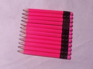 100 Golfstifte "Neon Pink" mit Radiergummis - Bild 1 von 1