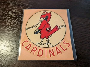 Antigua calcomanía calcomanía vintage de los Cardenales de San Luis de la década de 1950 logotipo de mascota MLB béisbol - Imagen 1 de 2