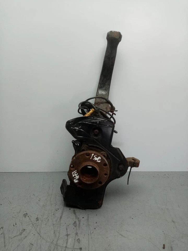 Buje delantero izquierdo alfa romeo 2001  Foto 1 de 4