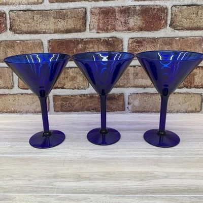 Juego de 3 vasos de Martini azul cobalto Pier 1 de colección Foto 1 de 4