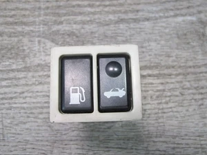 02-10 LEXUS Z40 SC430 TRUNK LID RELEASE FUEL DOOR LOCK UNLOCK BUTTON SWITCH OEM - Foto 1 di 14