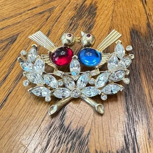 Broche Lovebird vintage MEJOR vidrio transparente rojo azul - Imagen 1 de 6