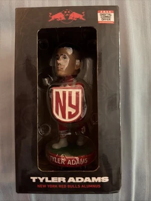 ** РЕДКАЯ ** New York Red Bulls Тайлер Адамс капитан Марвел качающаяся голова SGA совершенно новый! - Изображение 1 из 4