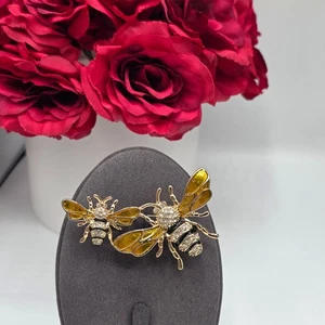 NAPIER Two Bee Brooch Rhinestone Enamel Gold Tone Pin Jewelry Accessory  - Picture 1 of 8