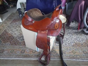 Kurzer Westernsattel Roundskirt von Hereford Brand TexTanOf Yoakum neuwertig - Bild 1 von 12