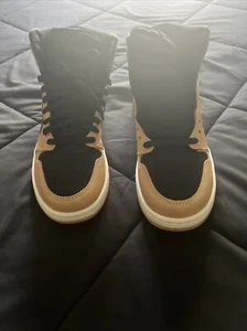 Size 9 - Jordan 1 Retro High OG Heirloom 2022 - Picture 1 of 3