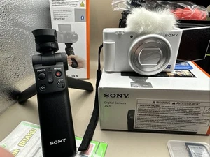 Sony ZV1 Digital Camera - White Creator Content Bundle - Picture 1 of 20
