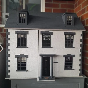 Dolls House - Picture 1 of 19