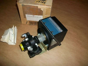 United Electric Pressure Switch  Model 456-J302K    NEW  IN BOX - Picture 1 of 4