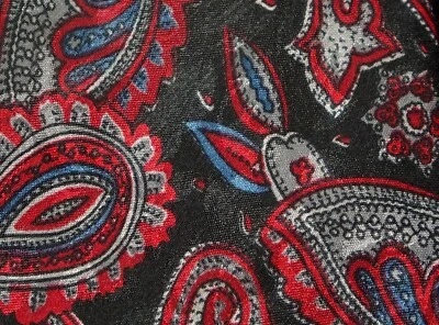 Vestido formal Surrey gravata festa preto vermelho redemoinhos gravata poliéster feito à mão - Imagem 1 de 4