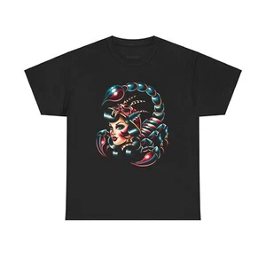 T-shirt unisex adulto tradizionale scorpione pinup ragazza tatuaggio grafica maglietta retrò - Foto 1 di 25