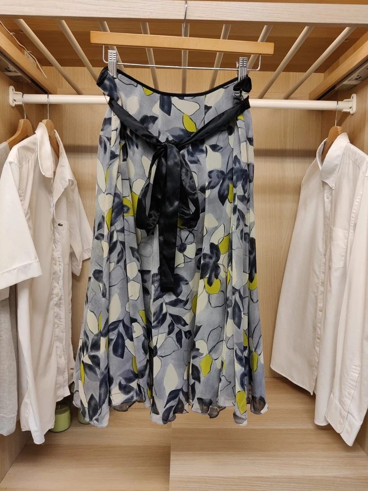 HOBBS UK 14 FALDA GRIS ACAMPANADA SWING ESTAMPADO FLORAL OCASIÓN INFORMAL CORTA SEDA MUJER Foto 1 de 4