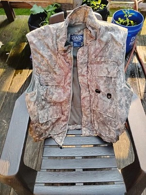 Hunting Vest DHG, Paintball Size Extra Large.XL Men's Or Women's Camo Vest - Image 1 of 4