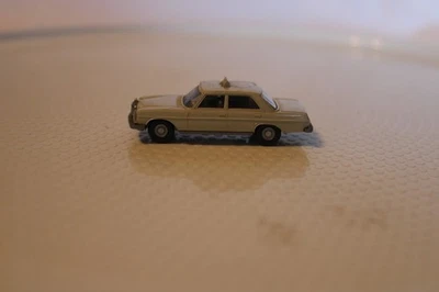 Wiking escala HO, automóvil Mercedes-Benz 200, cabina de taxi, gris claro Foto 1 de 4