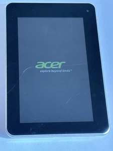 Acer Iconia B1-710 CRACK IN SCREEN BUT WORKS - Picture 1 of 24