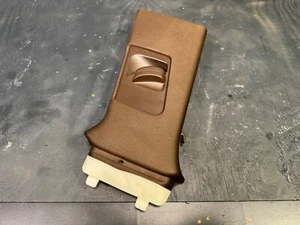 15-23 PORSCHE MACAN 95B LEFT DRIVER UPPER B-PILLAR TRIM SADDLE BROWN 95B867293 - Picture 1 of 7