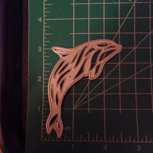 Herramienta troquelada universal de metal delgado marsopa delfín ballena océano nativo americano - Imagen 1 de 2