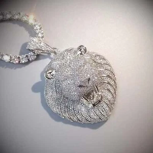 Colgante León - Diseño Helado, Chapado en Oro 18K, Joyería de Lujo, Audaz - Imagen 1 de 10