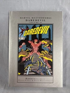 Marvel Masterworks DAREDEVIL Vol 19 copertina rigida (2025) spedizione globale - Foto 1 di 3