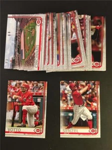 Set squadra Topps Cincinnati Reds 2019 serie 1 2 aggiornamento 33 carte Nick Senzel RC - Foto 1 di 1