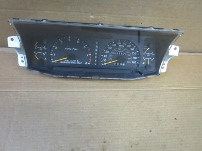 Cuadro de instrumentos velocímetro Isuzu Rodeo 96 1996 Speedo 251 k millas 8971382070 Foto 1 de 3