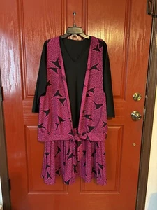 Womens Vintage 2 piece Dress and Vest size 16 Black and Dark Pink Polyester - Picture 1 of 12