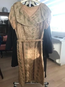 VINTAGE DRESSES - Picture 1 of 4
