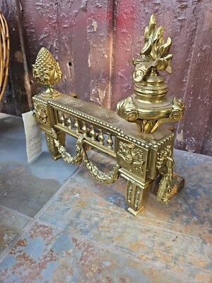 Luis XVI Andiron cincelado y bronce dorado ornamentado antiguo siglo XIX Foto 1 de 4