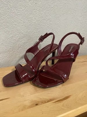 Sandalias de tacón alto de vestir Calvin Klein para mujer de 7,5 m color granate Tegin con tiras  Foto 1 de 2