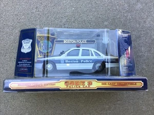 Code 3, Premier Chiefs Edition, Boston Police Car 1/24 Scale Ford Crown Victoria - Picture 1 of 7
