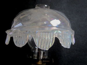 ANCIENNE TULIPE ABAT -JOUR de LAMPE à PETROLE verre/cristal soufflé opalescent