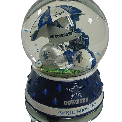 Globo de nieve de recuerdo de fútbol americano, Dallas Cowboys, April Showers c. 2011 Foto 1 de 4