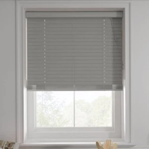 Universal 50mm Wooden Venetian Blind - Grey - 135cm x 160cm - Picture 1 of 1