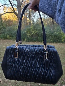 Cartera COACH Madison Gathered Twist Pequeña Madeline 25982 Cuero Negro Clásico - Imagen 1 de 23