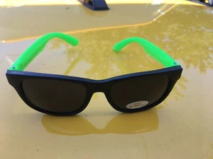 Cruzan Sonnenbrille (grün) UV-Schutz. Kostenloser Versand USA - Bild 1 von 4