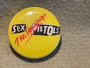 RARE VINTAGE ORIGINAL SEX PISTOLS THE HEADBOYS TOUR PIN Badge 1970's Punk 1" - Picture 1 of 3
