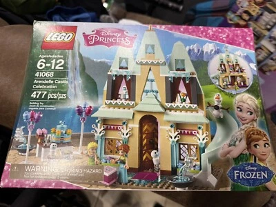 LEGO Disney Princesa Arendelle Castillo Celebración (41068) Kit de Construcción 477 Piezas Foto 1 de 4
