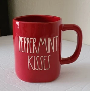"Rae Dunn Artisan Collection Magenta Kaffee Tee rot Becher ""Pfefferminz Küsse" - Bild 1 von 7